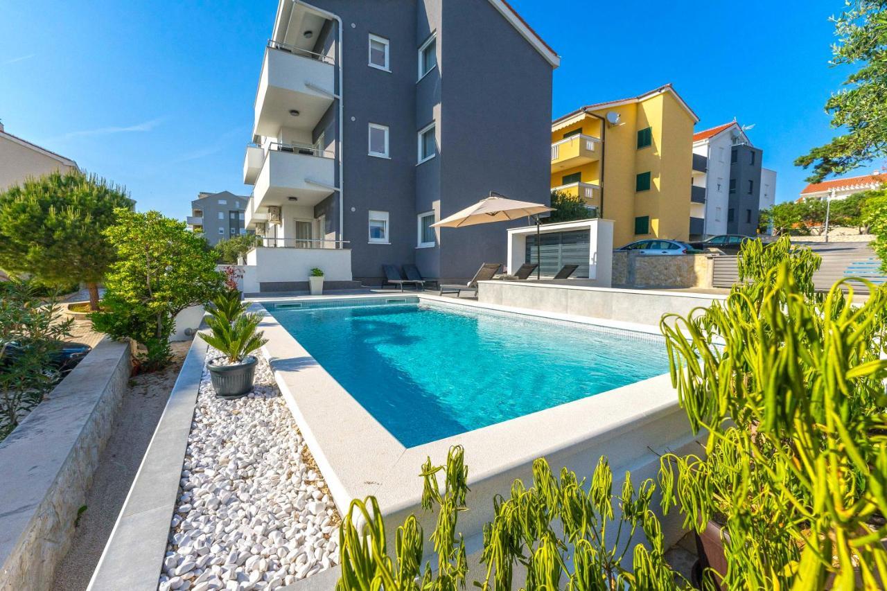 Summer Breeze Pool Apartments Novalja Eksteriør billede