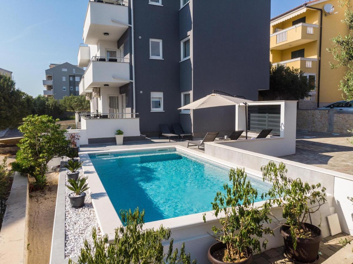 Summer Breeze Pool Apartments Novalja Eksteriør billede
